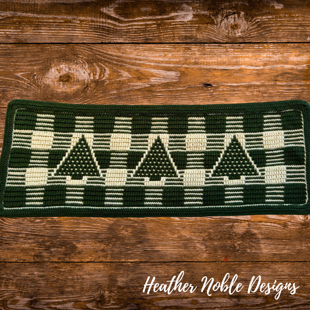 Christmas Tree Table Runner – Mosaic Crochet Pattern (PDF Pattern)