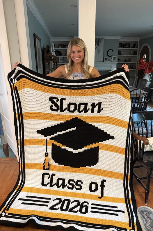 Graduation - Mosaic Crochet Blanket Pattern, Customizable Name & Date (PDF Pattern)